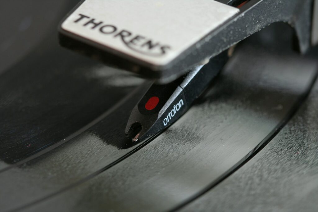 a close up of a record player's turntable